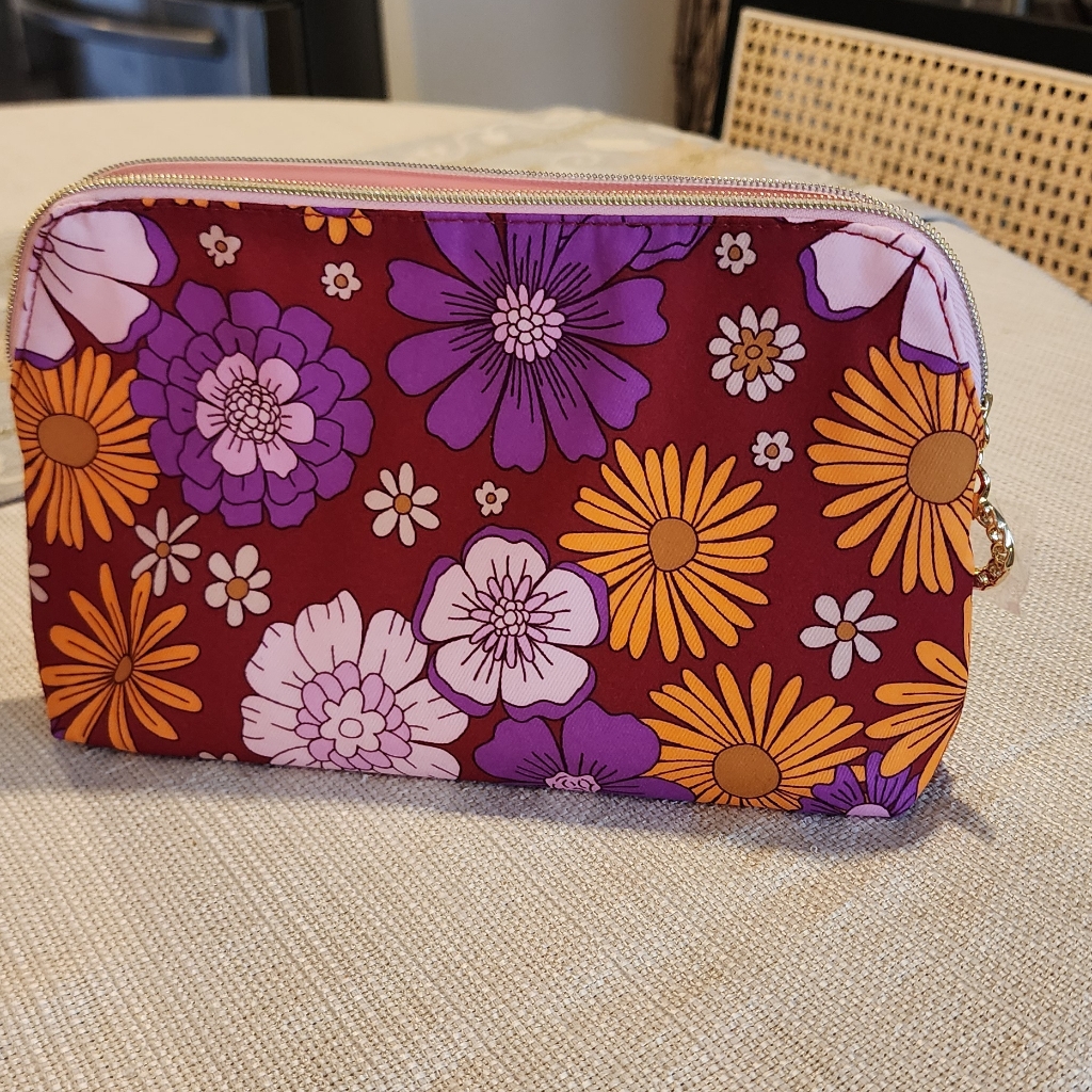 Brand New Estee Lauder Makeup Bag